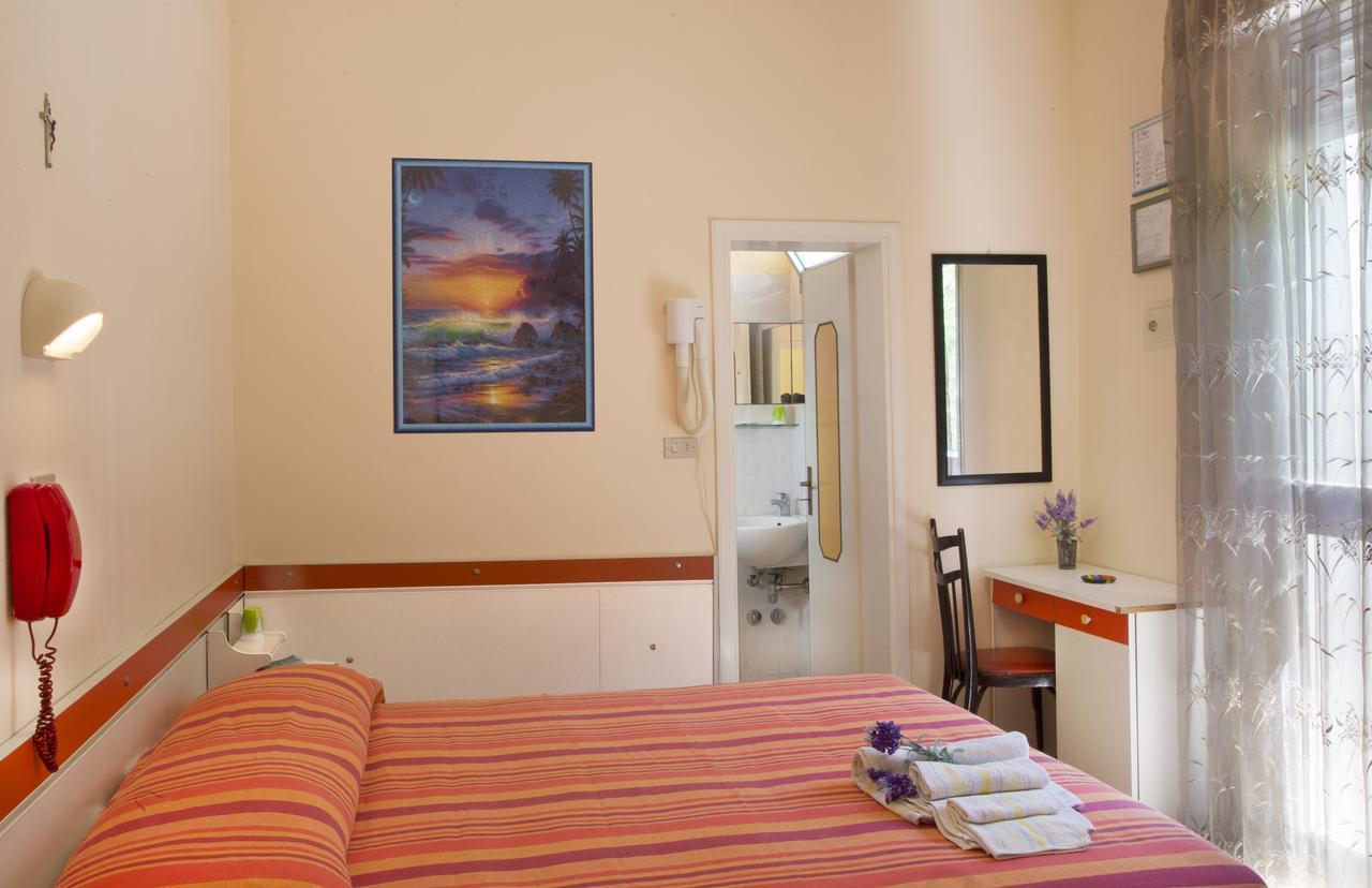 Fior Di Loto - Rimini Hotel Exterior photo